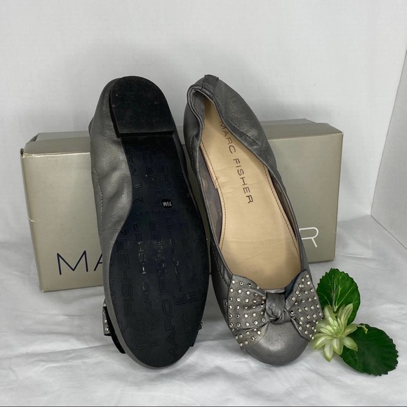 COPY - MARC FISHER PEWTER SILVER  GRAY LEATHER BALLET FLAT SHOES with metal Acc… - Picture 3 of 5